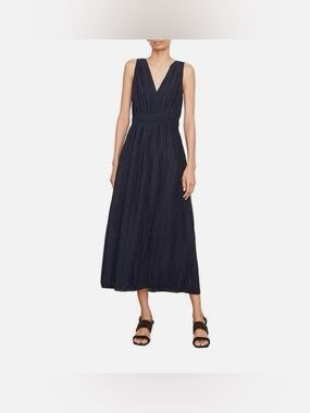 Vince Pleated Double V-Neck Midi Dress
Sleeveless Navy Size S